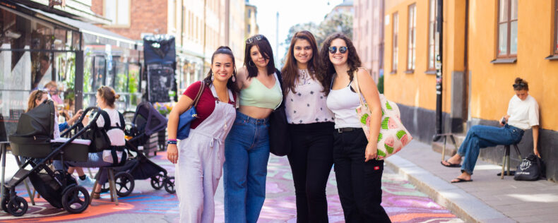 4 students during a Gender studies Field Study.