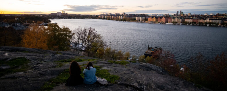 Two students looking over the archipelago.
